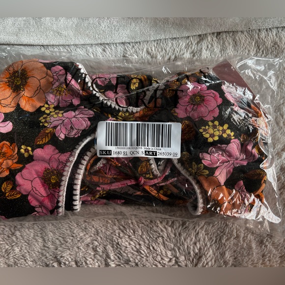 Victoria’s Secret Floral Cutout One Piece, NWT Small - Picture 4 of 5